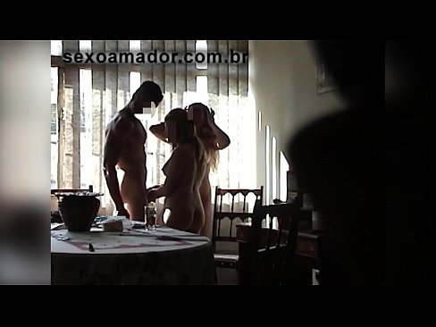 ❤️ Seksfreonen noegje in gigantyske man en in trijetal mei him út ❌ Porno by wy ﹏