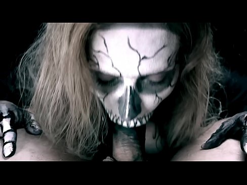 ❤️ Demon famke sûgje hoanne mei har swarte mûle en slikken cum. ❌ Porno by wy ﹏