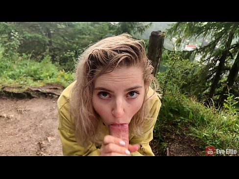 ❤️ Meisje slikket cum nei in iepenbiere blowjob - Eva Elfi ❌ Porno by wy ﹏