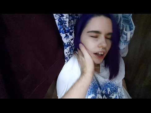 ❤️ Fûn myn suster yn 'e kast en holp har cum ❌ Porno by wy ﹏