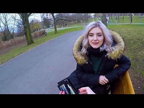 ❤️ Swallows in frjemdling syn hot cum foar jild - blowjob yn it park troch Eva Elfie ❌ Porno by wy ﹏